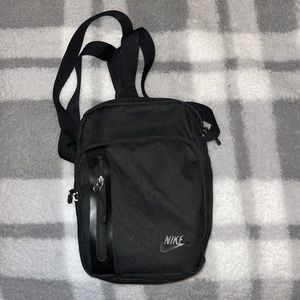 Nike cross body